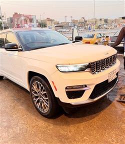 جیپ گراند شیرۆکی